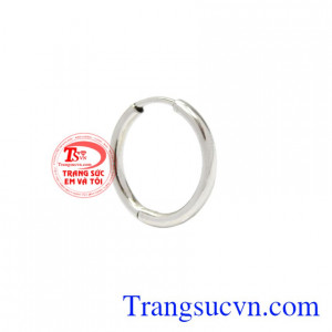 Hoa tai vàng trắng phong cách đang là xu hướng được rất nhiều khách hàng yêu thích và lựa chọn.