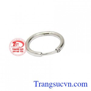 Sản phẩm thích hợp với nhiều kiểu dáng trang phục, giúp người đeo thể hiện phong cách. 