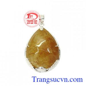 Mặt bạc nam thạch anh tóc được chế tác tỉ mỉ, là sự kết hợp hoàn hảo từ đá thạch anh tóc thiên nhiên và bạc chất lượng