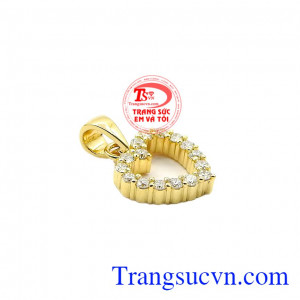 Mặt dây nữ tình yêu đong đầy với kiểu dáng tinh tế và trẻ trung.