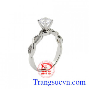 Nhẫn nữ vàng trắng thuần khiết là món quà tặng xinh xắn để dành tặng cho người con gái yêu thương.