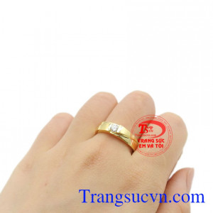 Nhẫn vàng thời trang được bảo hành 12 tháng, đảm bảo chất lượng cho khách hàng. 