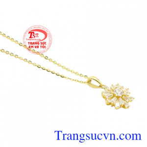 Từng đường nét sẽ giúp cho các nàng được tỏa sáng, tạo sức hút với người đối diện.