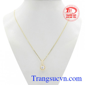 Bộ mặt dây thuần khiết mang đến vẻ đẹp nữ tính và vô cùng trang nhã đến cho người đeo.