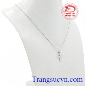 Sản phẩm dễ dàng kết hợp cùng nhiều kiểu trang phục, hợp thời trang phong cách.