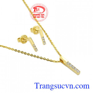 Bộ trang sức thời thượng kiểu dáng thời trang, bảo hành uy tín.