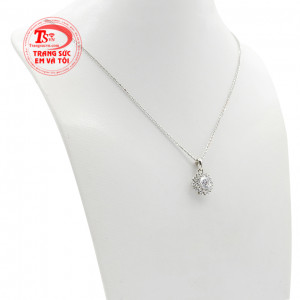 Bộ trang sức vàng trắng kiêu sa là món quà ý nghĩa để dành tặng cho người phụ nữ mà bạn yêu thương. 