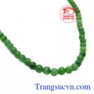 Bởi vậy mà khi xưa ngọc cẩm thạch sẽ là viên đá thường thấy trên người của các vương tôn quý tộc, quan lại.