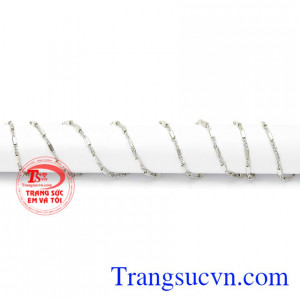 Dây chuyền bạc không chỉ để làm đẹp mà còn có công dụng kháng khuẩn giá cả cũng hợp lí.
