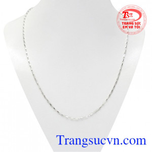 Dây bạc hiện đang là sản phẩm trang sức mới được nhiều các cô gái yêu thích.