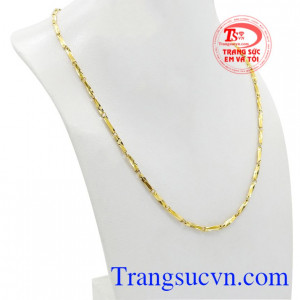 Với những bạn nam yêu thích phong cách cá tính thì đây sẽ là sự lựa chọn hoàn hảo cho bạn.