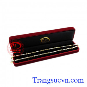 Trang sức Em và Tôi nhận đặt chế tác theo yêu cầu, giao hàng toàn quốc, thanh toán an toàn. Dây chuyền nam quyết thắng