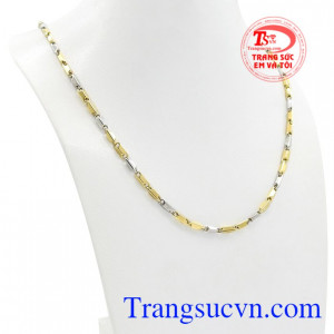 Sản phẩm là sự lựa chọn dành cho các chàng trai yêu thích sự lịch lãm, sang trọng.