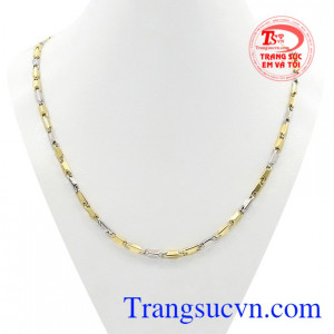 Dây chuyền nam thăng tiến được nhập khẩu từ vàng Italy kiểu chế tác nhỏ gọn dễ dàng kết hợp với nhiều trang phục.