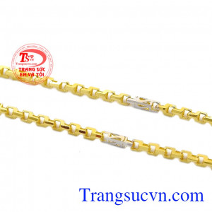 Sản phẩm chế tác từ 10k, bền đẹp và an toàn cho trẻ nhỏ. Dây chuyền vàng bé trai