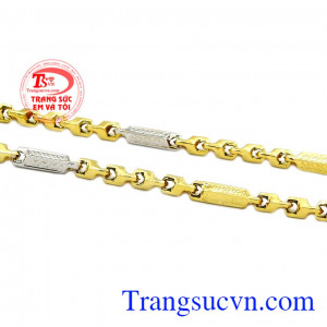 Các họa tiết được chế tác tạo nên cá tính riêng cho người dùng. Dây chuyền vàng nam công tử