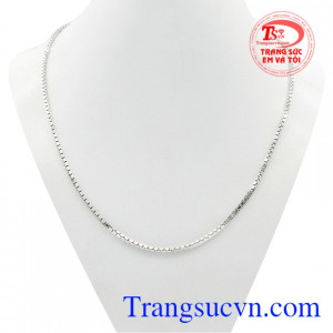 Dây chuyền vàng trắng ấn tượng hiện đang là sản phẩm bán chạy nhất được nhiều khách hàng lựa chọn.