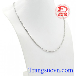 Sản phẩm kết hợp mặt dây chuyền vàng trắng vừa thời trang vừa sang trọng khẳng định vị thế.
