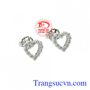 Hoa tai nữ là món trang sức được rất nhiều nữ giới lựa chọn để tỏa sáng, thể hiện sự tự tin.