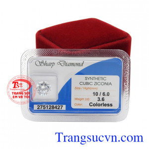 Sản phẩm được chạm khắc tỉ mỉ, công phu tạo sự lấp lánh cho viên đá. Đây là món quà đặc biệt để dành tặng cho người thân thương.