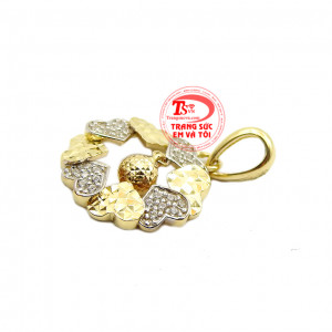 Thiết kế với những trái tim được gắn kết với nhau cùng các chi tiết phay sáng và đá cz đã tạo nên một sản phẩm ấn tượng. Mặt dây chuyền trái tim dễ thương