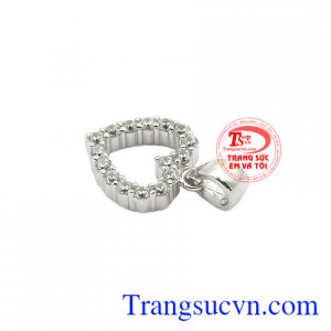 Mặt dây là sản phẩm đang bán chạy hiện nay, là xu hướng mới của phái nữ.