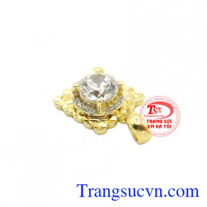 Sản phẩm là món quà tặng để dành tặng vào những dịp đặc biệt dành cho người con gái ấy.