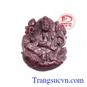 Mặt phật bà ruby hiền từ phù hợp với người mệnh hỏa và mệnh thổ.