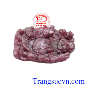 Ngài luôn nở nụ cười đem đến sự vui tươi, sung túc, ấm no đến cho dân chúng.