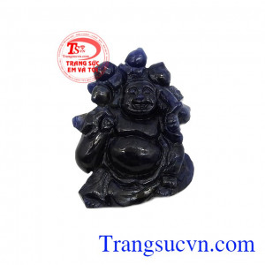 Mặt phật di lặc saphir tài lộc được chạm khắc cách tỉ mỉ và tinh tế. 