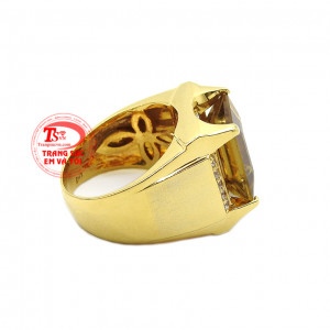 Sự kết hợp hài hòa giữa vàng tây 14k, đá thạch anh khói thiên nhiên tạo nên một sản phẩm hoàn hảo, hợp phong thủy. Nhẫn nam thạch anh khói tài lộc