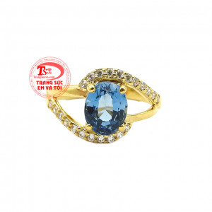 Nhẫn nữ topaz dịu dàng được kết hợp hài hòa giữa vàng tây 18k cùng đá topaz thiên nhiên.