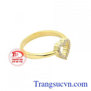 Và nhẫn nữ được rất nhiều người lựa chọn để làm món trang sức giúp các cô nàng nổi bật hơn trước đám đông.