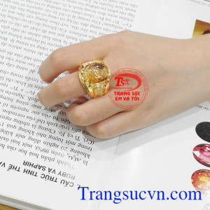 Nhẫn rồng vàng thạch anh tóc mang lại may mắn đến cho bạn.