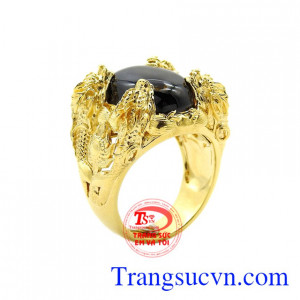 Nhẫn Sapphire cá chép hóa rồng được chế tác công phu, với thiết kế 3D hiện đại mang đến một sản phẩm hoàn mỹ.
