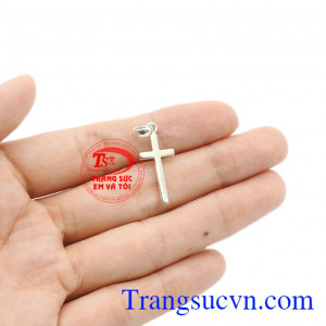 Nhờ vậy mà trang sức bạc được rất được khách hàng ưa chuộng. Thánh giá bạc an lành