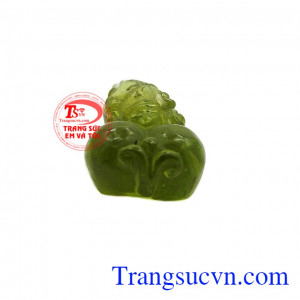Đá peridot hay còn gọi là ngọc lục bảo chiều tà mang nhiều ý nghĩa trong tâm linh và sức khỏe. Tỳ hưu peridot may mắn