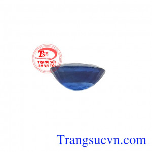 Đá saphir thiên nhiên còn mang đến cảm giác êm đềm, giảm căng thẳng, mệt mỏi. Viên đá quý saphir an nhiên