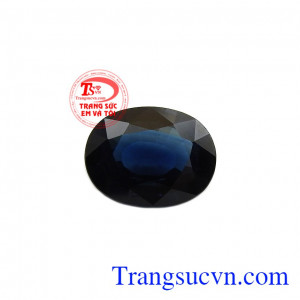 Viên saphir thiên nhiên mệnh thủy mang đến may mắn, tài lộc, giảm căng thẳng và mệt mỏi.