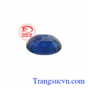 Đá có màu xanh lam hợp với người mệnh Mộc và mệnh Thủy, mang tới may mắn, thành công và giàu có. Viên saphir thiên nhiên thịnh vượng