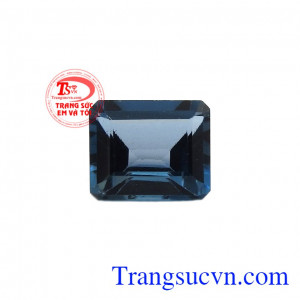 Viên topaz thiên nhiên cao cấp là viên đá hộ mệnh cho người sinh tháng 12 và được dùng để kỉ niệm 4 năm ngày cưới. 