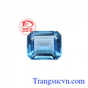 Viên topaz thiên nhiên đẹp phù hợp với người mệnh thủy và mệnh mộc.