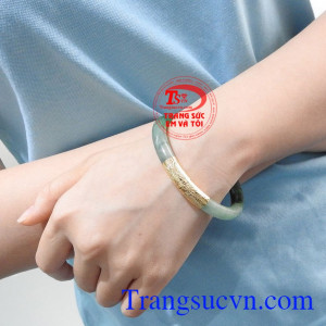 Vòng cẩm thạch bọc vàng sang trọng