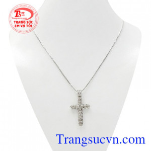 Bộ thánh giá vàng trắng bình an là sự kết hợp giữa mặt dây thánh giá độc đáo và dây chuyền vàng trắng tinh tế.