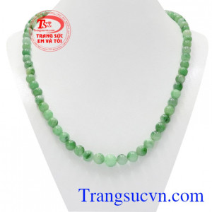 Chuỗi cổ cẩm thạch an yên là sản phẩm không chỉ để làm đẹp mà còn mang lại may mắn, bình an đến cho người đeo.