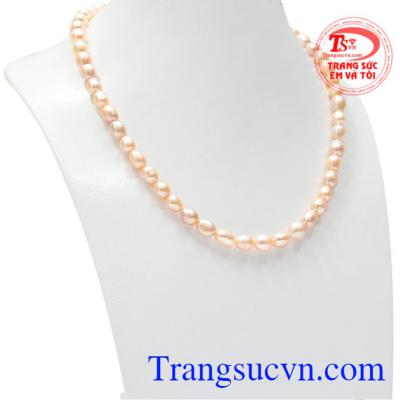 Sản phẩm kết hợp cùng áo dài giúp phái đẹp tăng thêm phần sang trọng và quý phái.