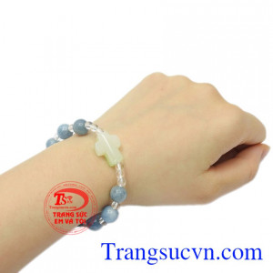 Chuỗi mân côi aquamarine 9 ly đẹp mang đến bình an cho bạn.