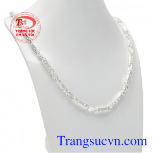 Dây chuyền bạc nam hưng thịnh phù hợp với nhiều độ tuổi. 