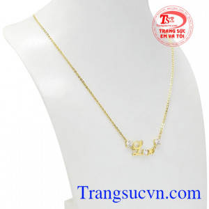 Đây sẽ là món quà đầy thời trang và nhỏ xinh để dành tặng cho người con gái thân thương của bạn.