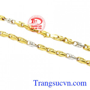 Chiếc dây chuyền này sẽ giúp nam giới nổi bật được cá tính và hợp thời trang hơn.